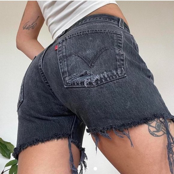 Distressed Levi's Shorts - Picture 3 of 4